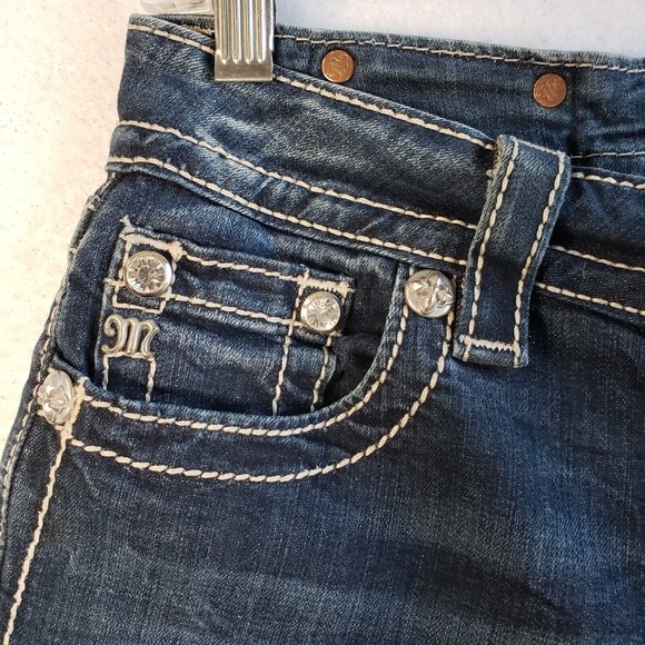 Miss Me Signature Cuffed Capri Jeans Sz 26 Distressed Blue Stitched Flap Pocket - Picture 3 of 12